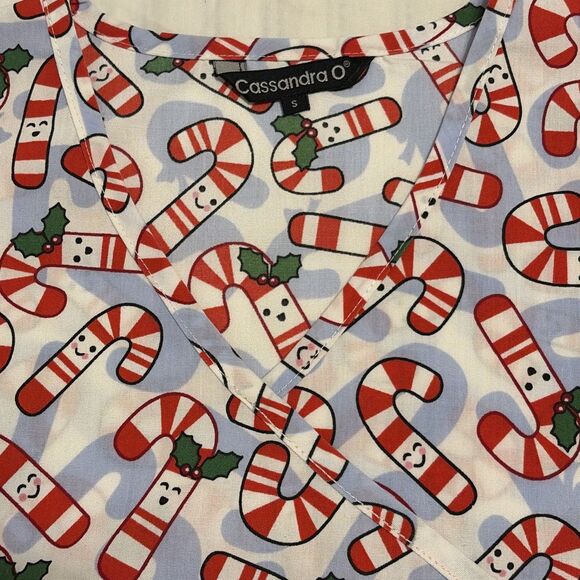 Cassandra O Scrubs Top Women Small Christmas Candy Canes Holiday Christmas Theme - Picture 2 of 9